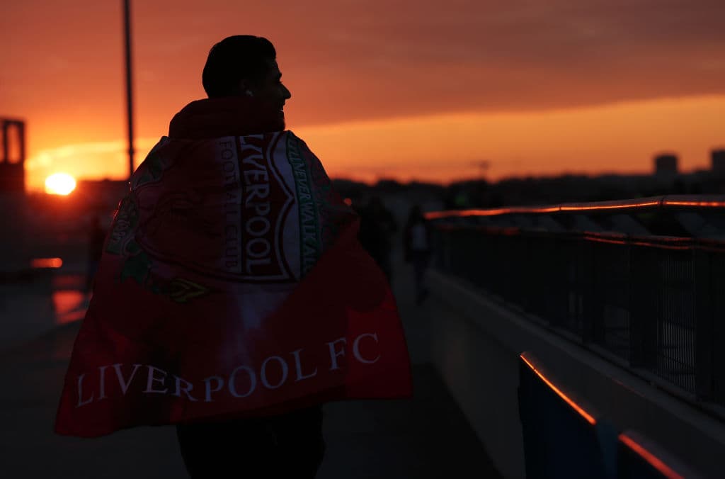Bengalas, camisetas, bufandas y mucha alegría para la ida de los 8vos de final entre el Atleti y el Liverpool.