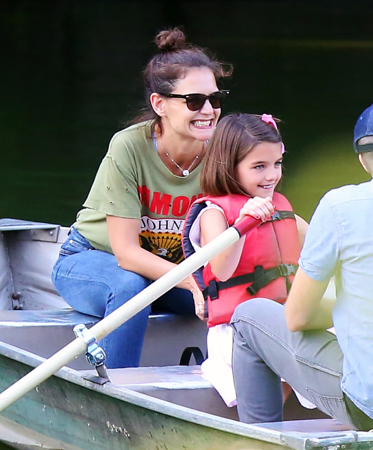 Katie Holmes y Suri Cruise disfrutan un día en Central Park.