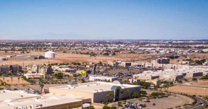 <h3 class="cms-H3-H3">7 El Centro</h3>
<br>La proximidad de El Centro con México es en gran medida la responsable de su contaminación. La contaminación arrastrada desde Mexicali, en el otro lado de la frontera, agrava la situación. El área metropolitana de Mexicali tiene cinco veces más población que el Condado de Imperial.