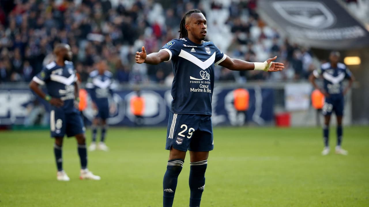 ¡Tremendo susto! Alberth Elis sufre robo en Barcelona