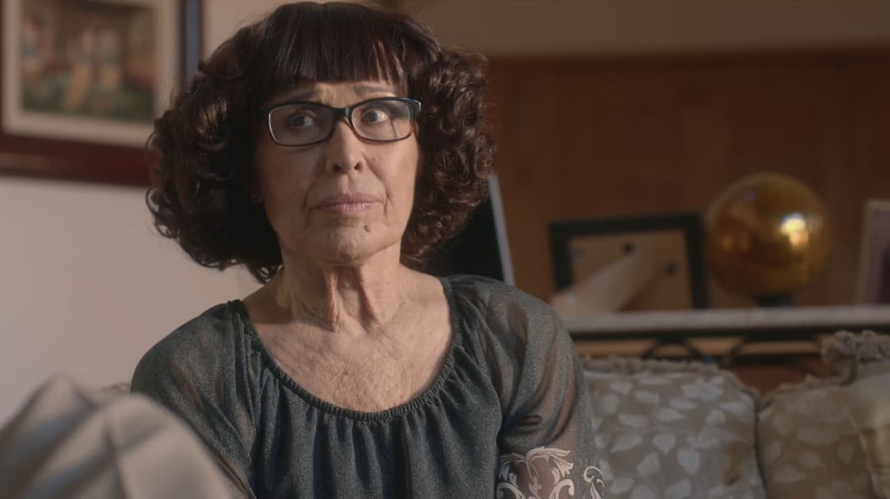 María Rojo interpreta a Doña Rosa Saavedra.