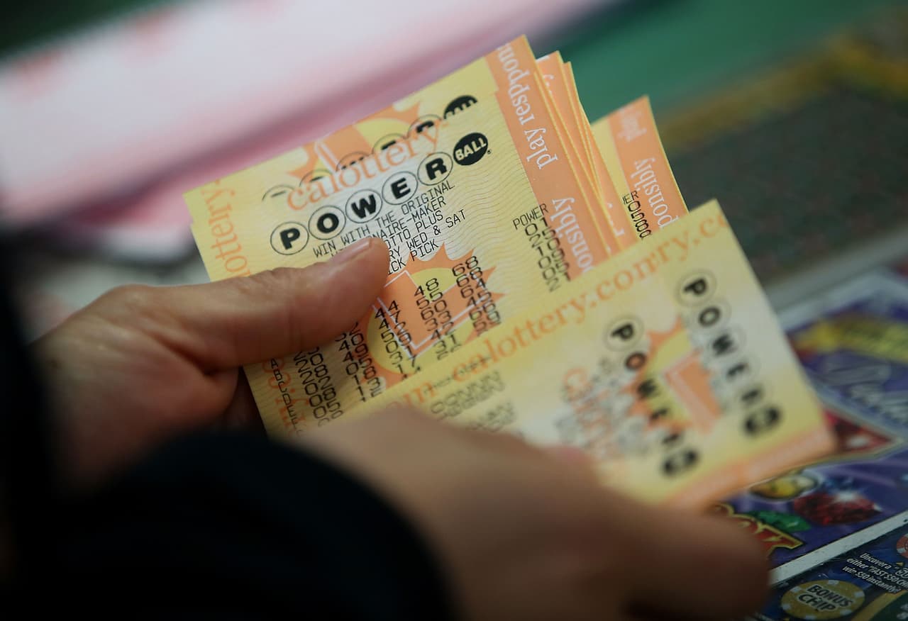 La ganadora de 559,7 millones de dólares en powerBall recibió un único cheque con un premio total de 352 millones de dólares.