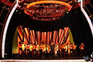 El intérprete de temas como 'El Baleado', inició con la fiesta en #premiosturadio, en donde además de él estuvieron otros famosos como La Chiquis Rivera y JBalvin.