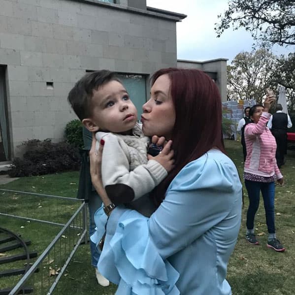 <b><a href="https://www.univision.com/programas/novelas/ariadne-diaz-y-marcus-dornellas-se-llevaron-a-diego-hasta-brasil-fotos">Diego</a></b>, primogénito de
<a href="https://www.univision.com/programas/novelas/ariadne-diaz-y-marcus-dornellas-se-llevaron-a-diego-hasta-brasil-fotos">Ariadne Díaz y Marcus D'Ornellas</a>, también fue otro de los pequeños invitados.