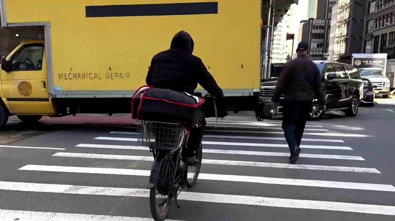 Repartidores en NYC deberán completar curso de seguridad para bicicletas
