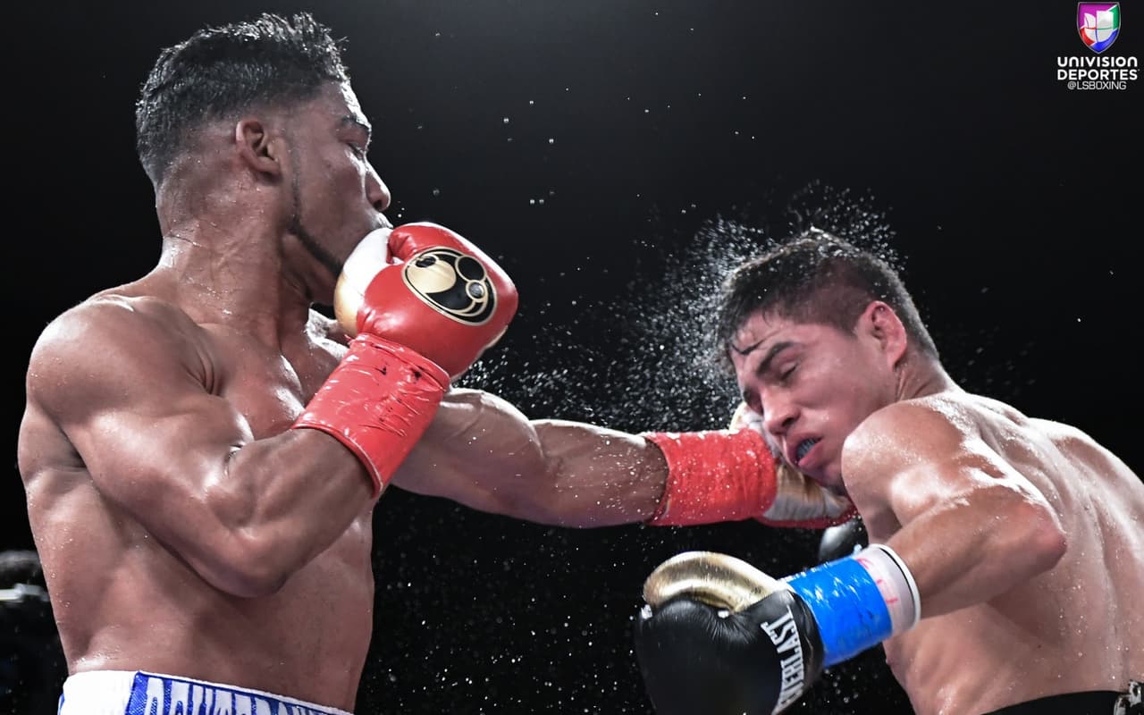 Yuriorkis 'El Ciclón de Guantánamo' Gamboa derrotó por decisión unánime al mexicano Miguel 'Barreterito' Beltrán Jr., a pesar de haber tocado la lona al final del primer round.
