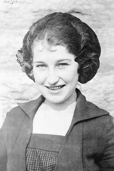 A Margaret Newburgh, de South St. Paul (Minnesota), se la conoce como la primera mujer que votó tras la aprobación de la enmienda 19. Lo hizo en una elección especial municipal celebrada el 27 de agosto de 1920 cuando se presentó en las urnas a las 6 de la mañana para votar.