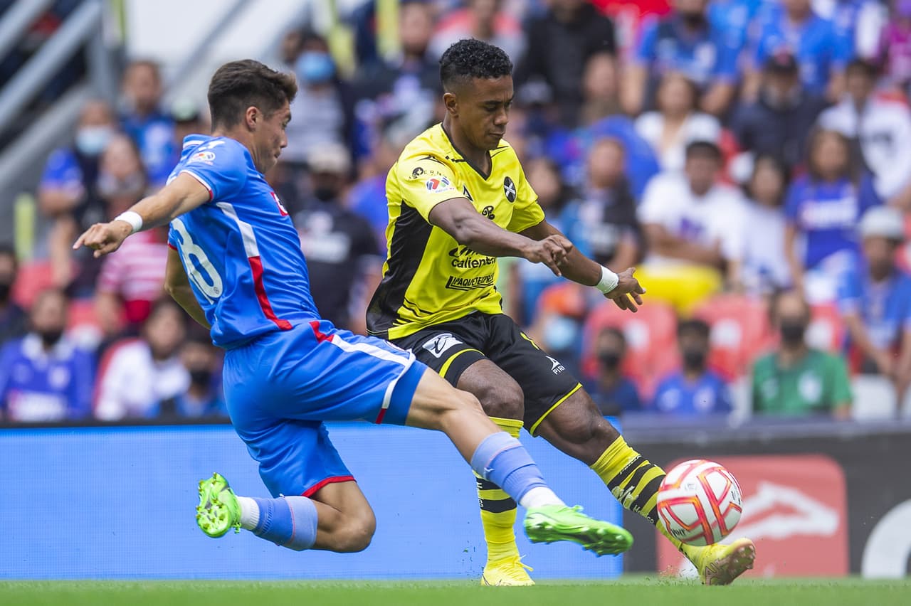 Cruz Azul logró un importante triunfo ante Mazatlán y se mantiene en la pelea por un boleto al Repechaje del Apertura 2022.