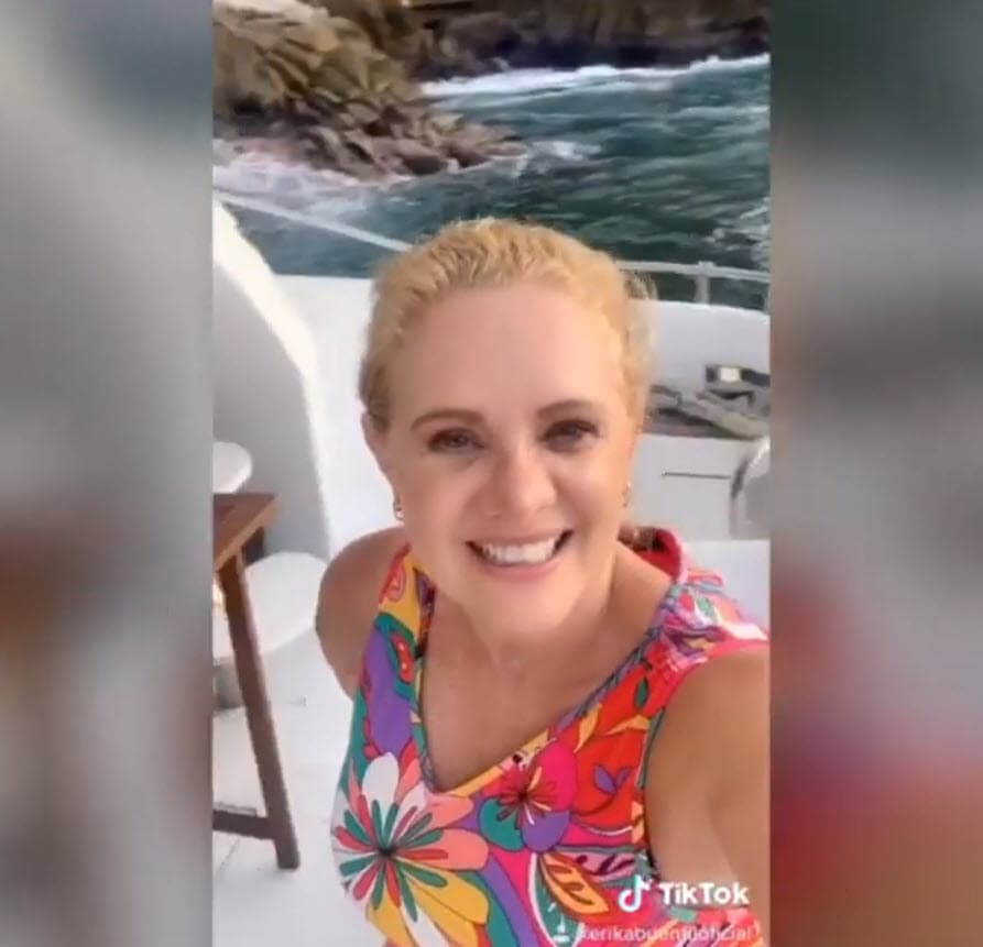 Por ello, Erika Buenfil hizo las maletas y tomando las medidas sanitarias necesarias emprendió un viaje. 
<br>