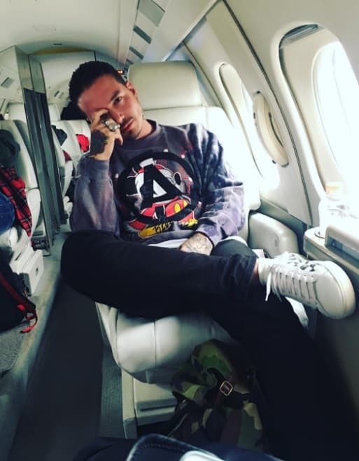 J Balvin no para de trabajar, este fin de semana también se la vivió a bordo de su jet privado.