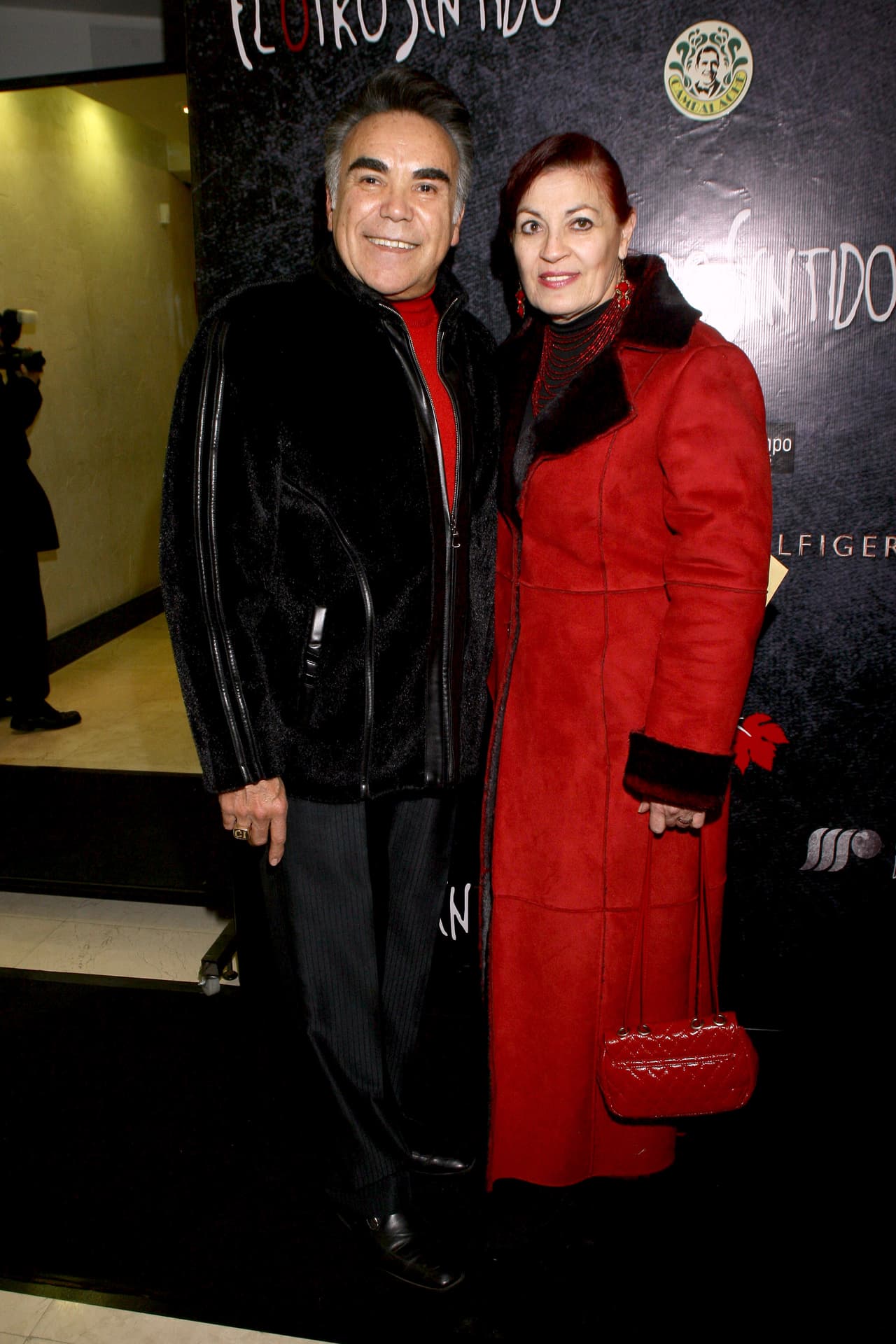 Finalmente, el actor aseguró que ya está fuera de peligro y ahora debe pasar tres semanas con una sonda que le ayudará a ir al baño para que el conducto se recupere y recupere la normalidad.