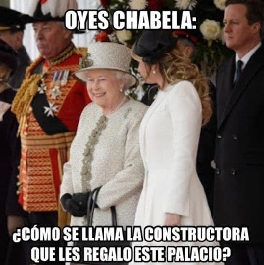 Y su esposa, la también actriz, no se quedó fuera de estos durante la visita que hicieron a Reino Unido con la Reina Isabel II.