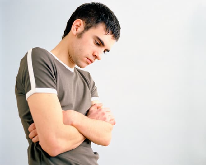 5. Ansiedad extrema. Todo el tiempo se encuentra ensimismado; es decir, parece perdido en sus pensamientos.