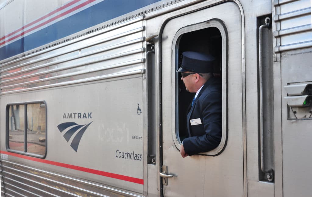 Amtrak, que en Nueva York maneja 140 trenes diarios, cancela sus servicios de larga distancia por huelga ferroviaria