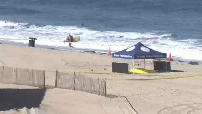 Los pesquisas tratan de determinar las causas de las muertes, cómo llegaron los cuerpos a la zona, así como cuánto tiempo estuvieron los cuerpos en el área antes de ser reportados.