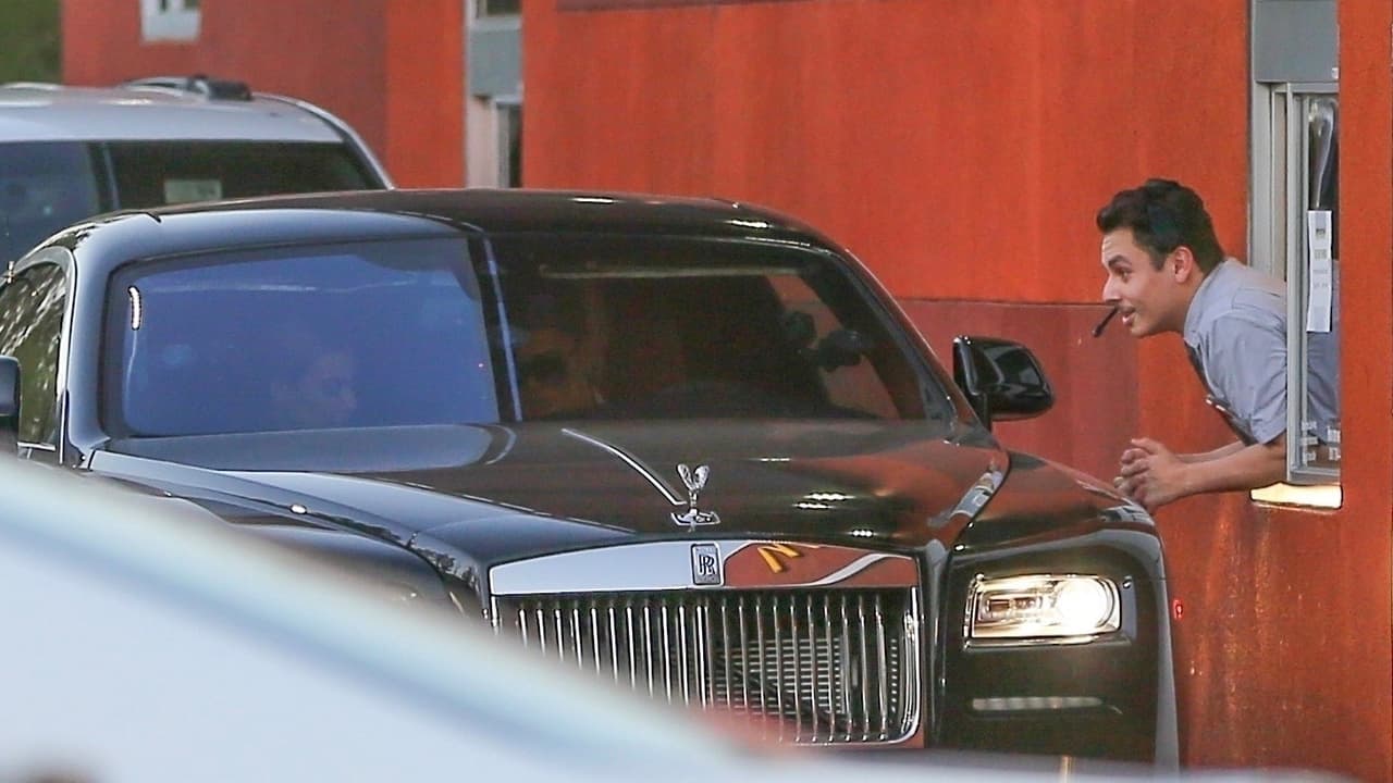 <h3 class="cms-h3-H3">Khloe Kardashian - Rolls-Royce Wraith</h3>
<br>
<br>El empleado de McDonald's no puede ocultar su deslumbramiento al ver a las dos de las estrellas de reality más famosas del país al otro lado de su ventanilla. También se puede apreciar una cámara GoPro en el parabrisas del Wraith grabando todo lo que dicen y hacen Khloe y su hermana mayor, uno de los precios de la fama.