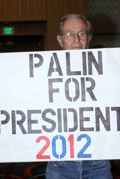 Palin, ex gobernadora de Alaska (noroeste de Estados Unidos), fue sacada abruptamente del anonimato por el senador John McCain en agosto de 2008 para conformar la fórmula republicana a la Presidencia.