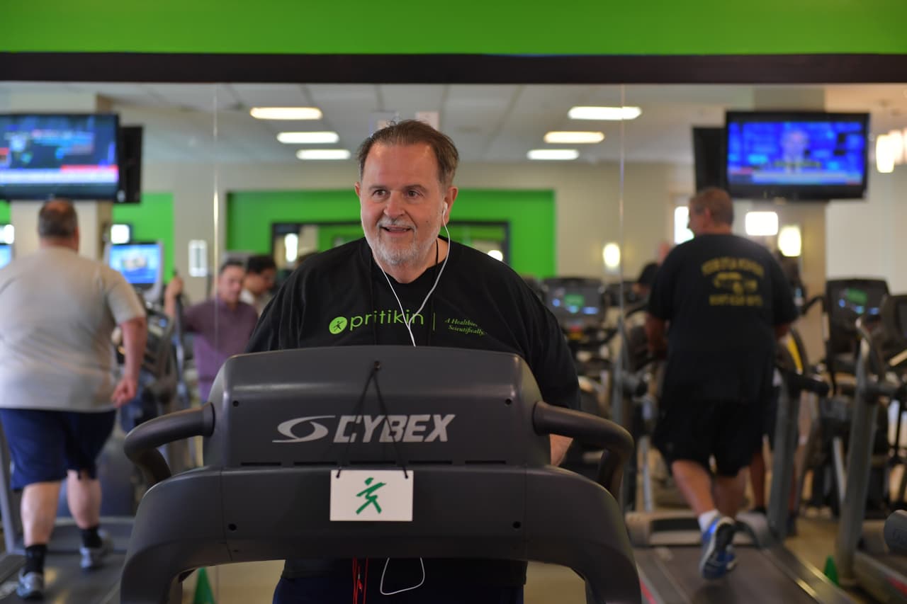 Una hora es dedicada al ejercicio cardio y otra al estiramiento de los músculos.
<br>