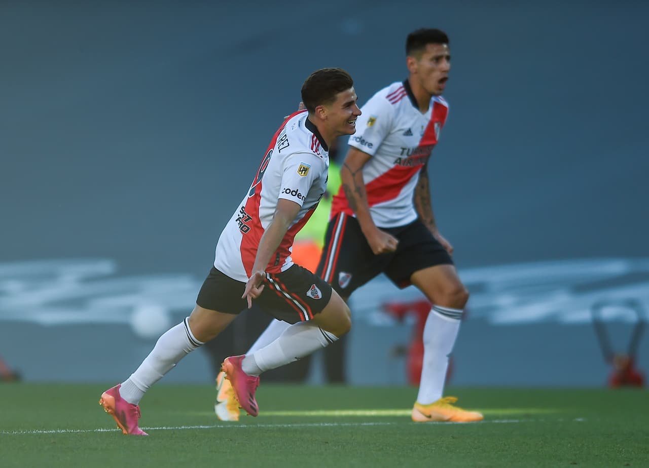 Julián Álvarez abrió el marcador al 25'.