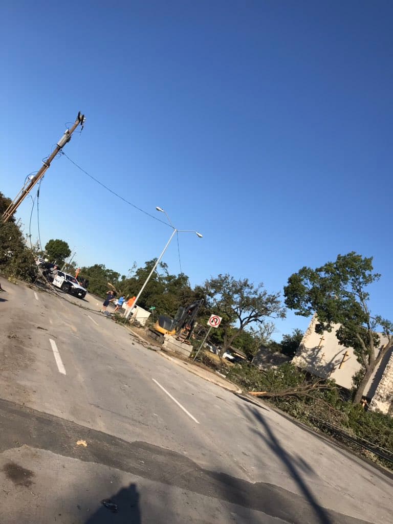 <a href="https://unitedwaydallas.org/dallastornadorelief/" target="_blank">La ciudad de Dallas</a> da a conocer una lista de recursos para personas afectadas por las tormentas.
<br>