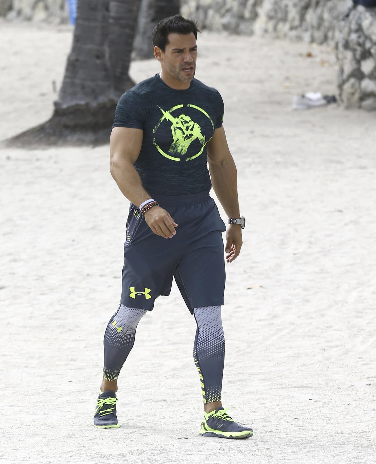 ¡Oh!, pero, ¿quién es ese que viene caminando por ahí? Ni más ni menos que Christian de la Fuente.