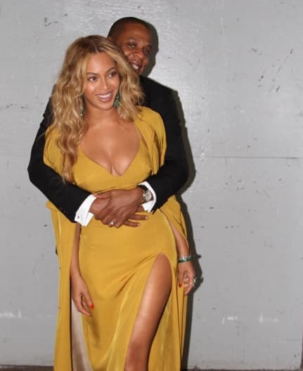 Seguro su amado Jay Z tambián estaría feliz de ver a su amada esposa con otro niño en brazos.