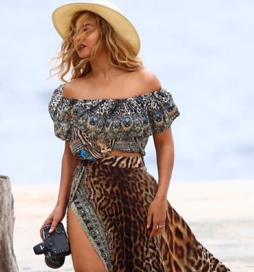 Por ahora todo el mundo está atento a lo que surja.