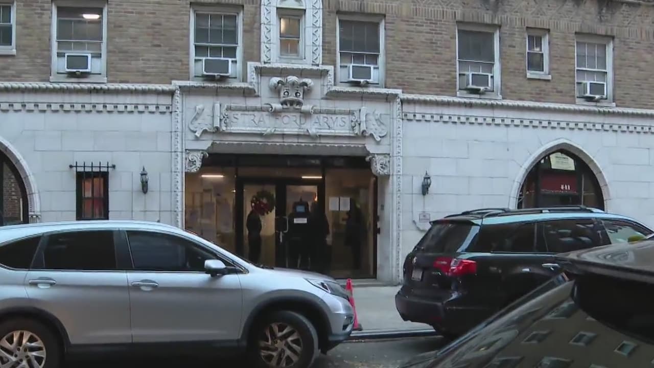 Policía de Nueva York investiga muerte de un niño hispano en un refugio de inmigrantes en Manhattan