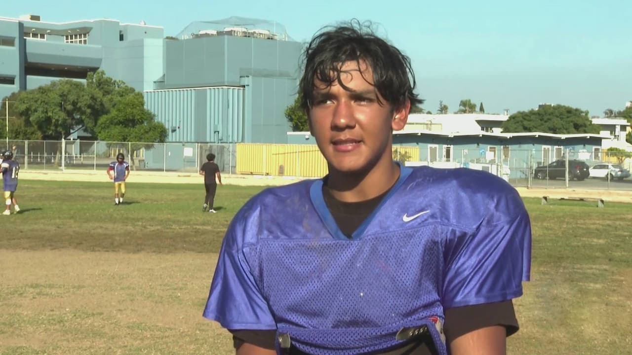 "Comprarle una casa a mis papás": el sueño de esta joven promesa del fútbol americano