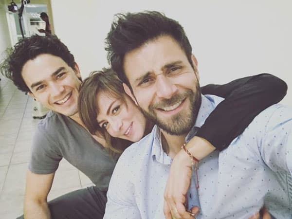 Carlos Ferro es uno de los que más comparte este tipo de momentos con sus seguidores: "Ya listos para 🚀@caerententacion @silvianavarroyya @josemanuelrincon_".