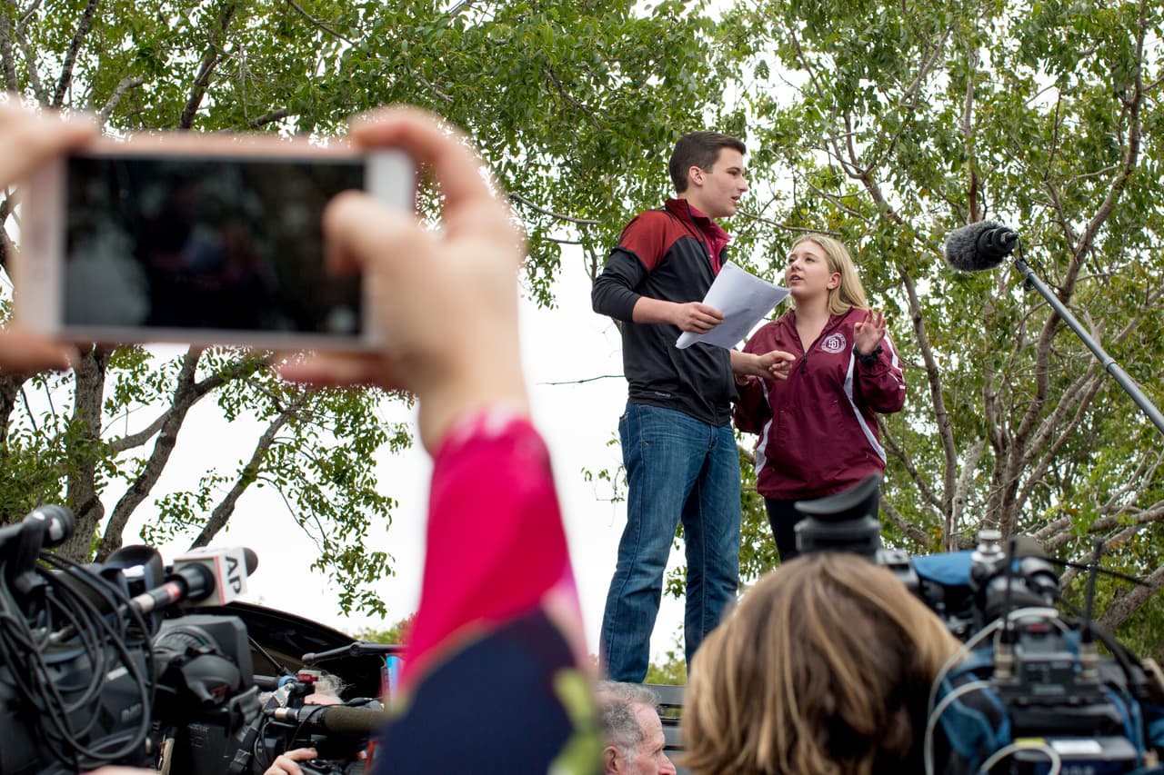 Un distrito escolar en Texas amenaza con suspender a alumnos que participen en protestas del movimiento #neveragain