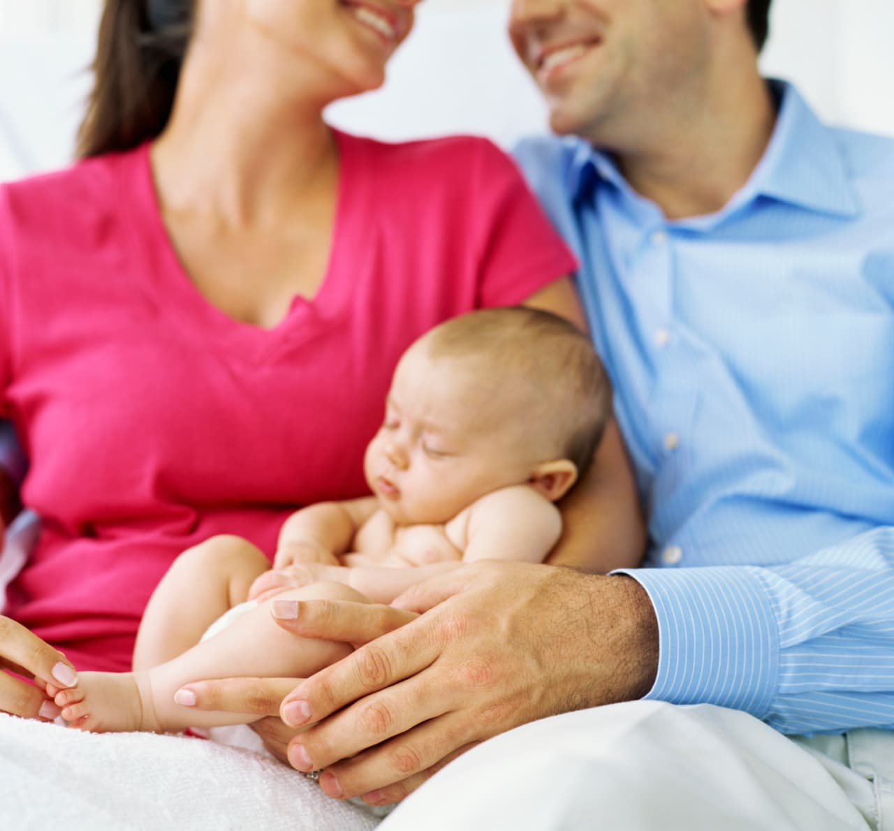 Este muñón generalmente se cae en aproximadamente de una a tres semanas después del nacimiento; sin embargo, cuando aún lo tiene el bebé, los padres deben tener una serie de cuidados para favorecer la cicatrización.