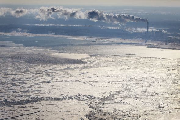 Este invierno frío, intenso y prolongado ha causado el congelamiento de más del 88% de las aguas de los Grandes Lagos en el Medio Oeste acercandóse a la cifra récord de 95% alcanzada en febrero del 1979.¡Recorre las hermosas imágenes!