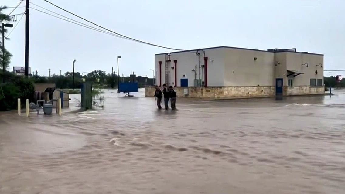 Tornado en Texas deja 59 condados con afectaciones, hay inundaciones y caminos cerrados