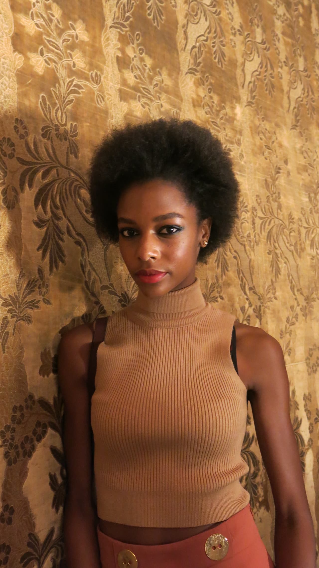 Esta vez la propuesta de maquillaje fue un look mucho más dramático. Aquí los ojos son los protagonistas.
<br>