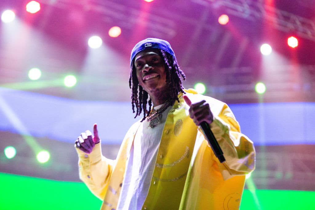 <b>Wiz Khalifa</b> le cantó a través de ‘
<b><a href="https://www.youtube.com/watch?time_continue=63&v=b7-1xrGb3TY" target="_blank">In the cut</a></b>’, además de prender un cigarrillo y hasta fumar en el propio video clip de la canción.