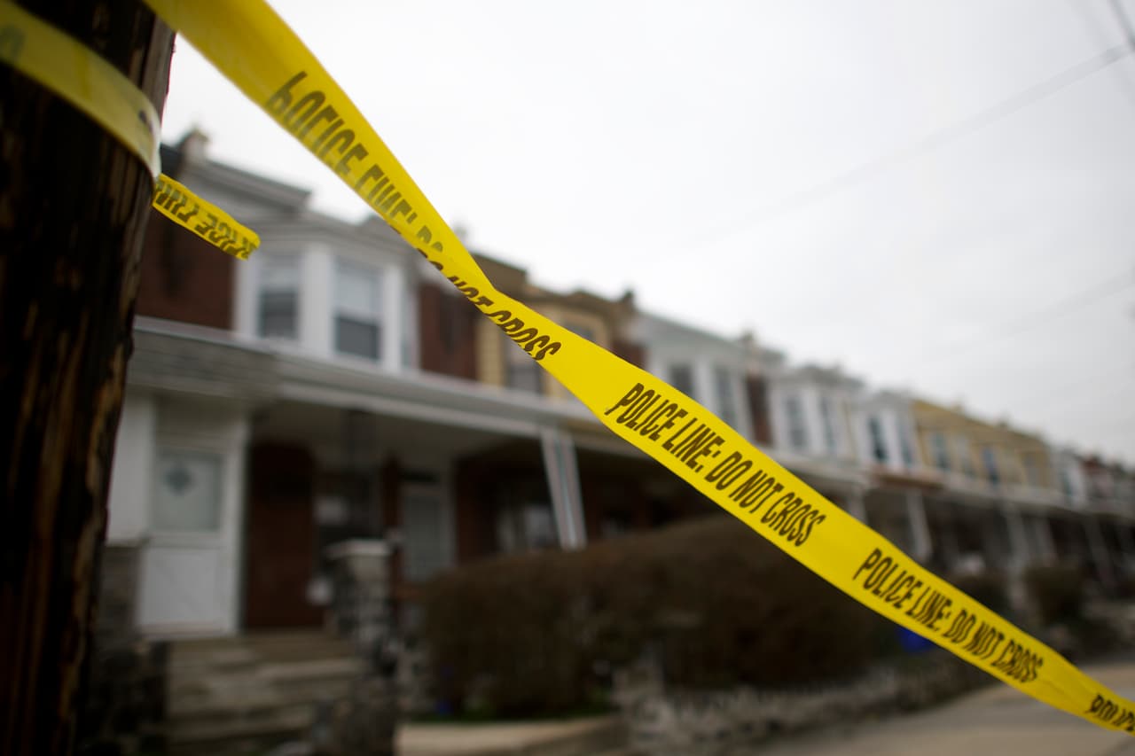 Para las ciudades pequeñas se analizaron 660 poblaciones y se estudiaron datos sobre delitos violentos como asesinato, violación y asalto agravado, así como delitos contra la propiedad como robos con allanamiento de morada y robo de automóviles.