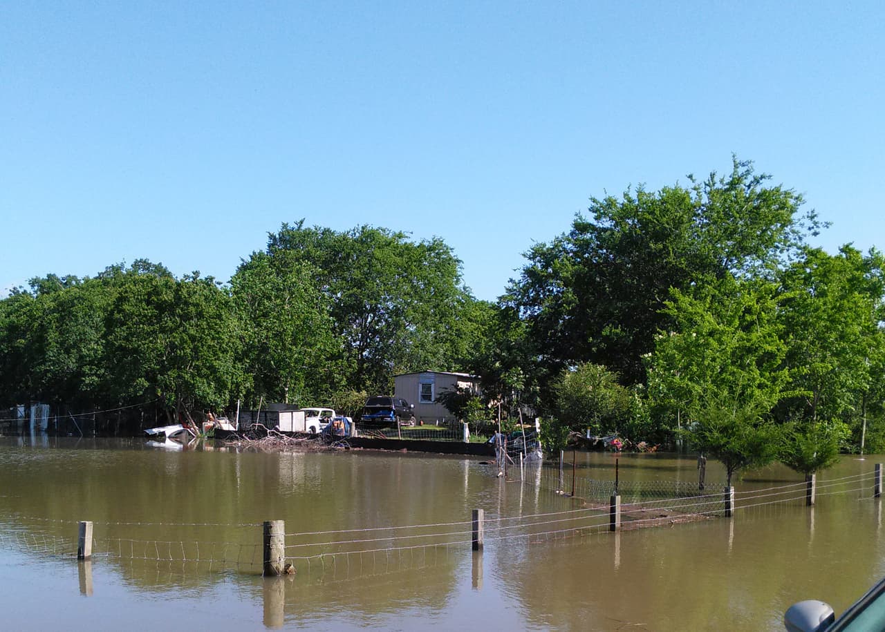 Dayton, uno de los poblados texanos que amaneció bajo el agua