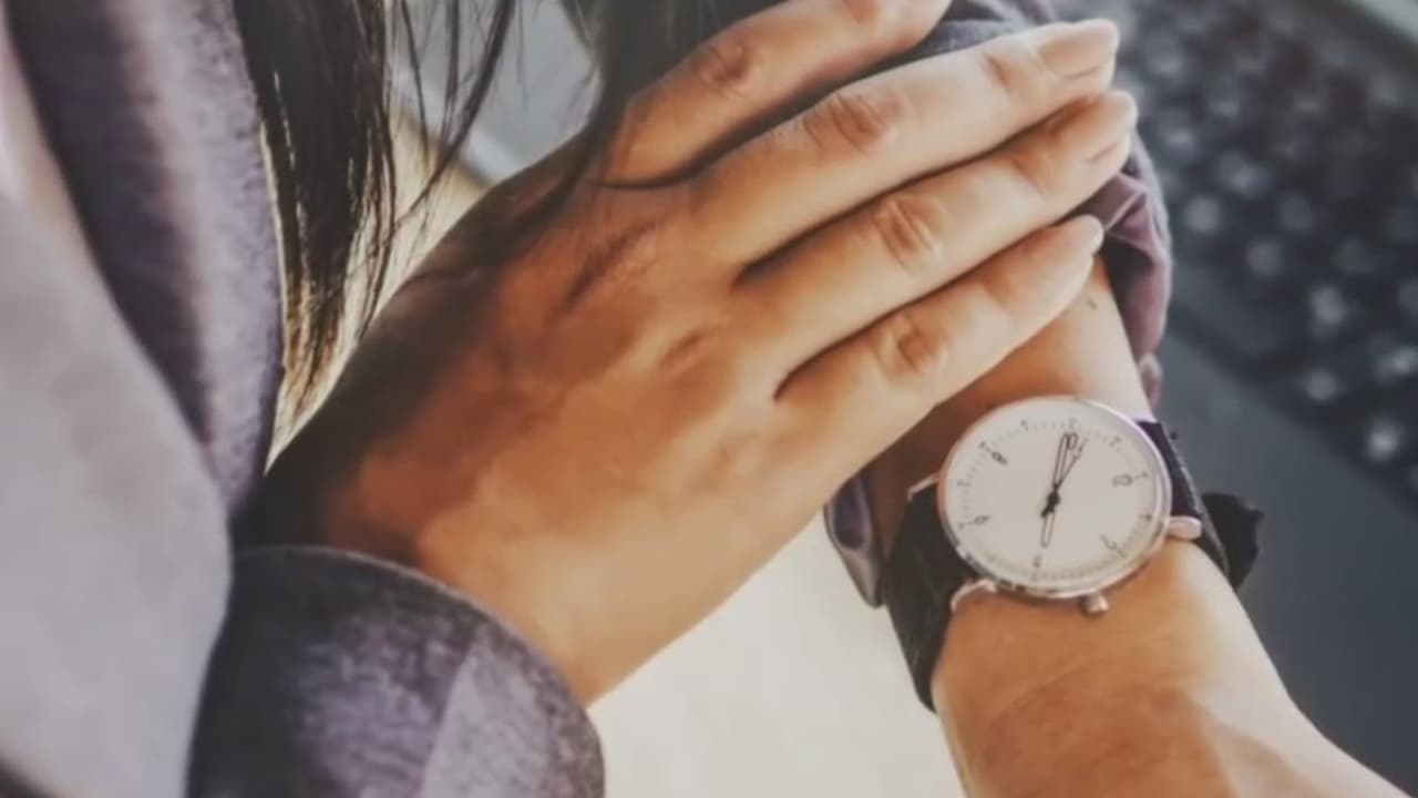 ¿Puntual o impuntual? La mayoría dice que llega a tiempo, y hay quienes ‘ayudan’ a sus amigos a lograrlo