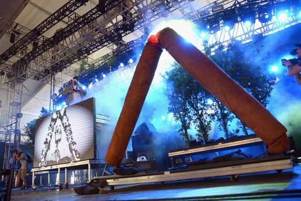 Escenarios llenos de tecnología, color y tramoyas, las estrellas de la música más coloridas y un clima envidiable hacen del Festival del Valle de Indio un experiencia que vale la pena repetir. ¿Vienes al segundo fin de semana de Coachella? ¿Quieres ver más fotos ?: