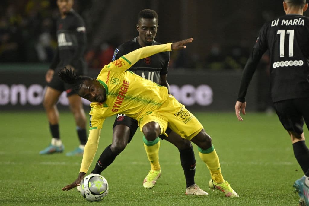 Nantes logra anotarle tres goles al PSG antes del medio tiempo, para en el segundo tiempo asegurar su ventaja y terminar venciendo 3-1 a los líderes de la Ligue 1.