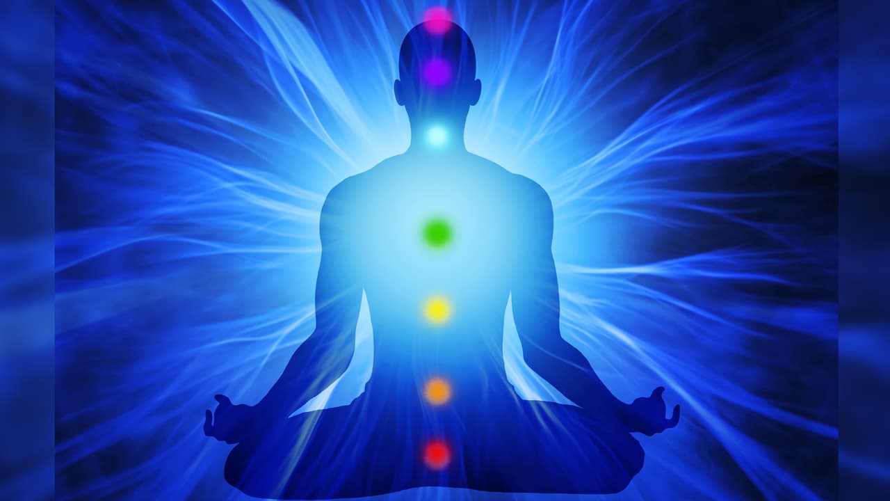 El estudio de los chakras y buscar su balance, para un equilibrio entre la mente y el cuerpo, es algo que estudian ciencias esotéricas como la Teosofía.
<br>