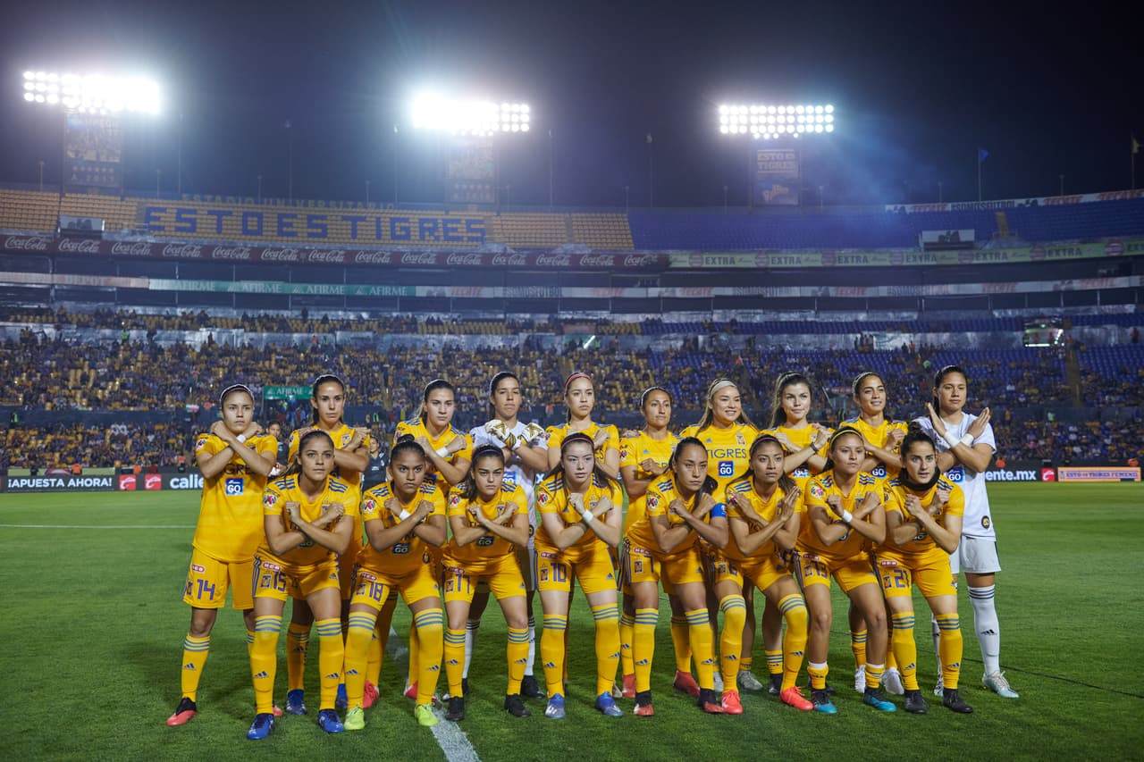 Tigres derrotó al Pachuca con doblete de StephanyMayor y uno más de Ovalle; por 'las Tuzas' descontó Viridiana Salazar. Las de Tigres ya son segundas, con un partido menos que el líder América.