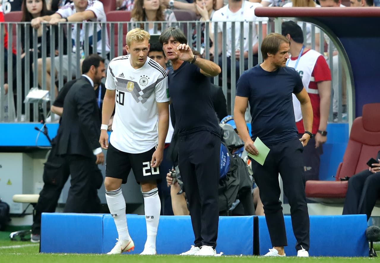 <b>Julian Brandt: </b>el joven delantero –que dejó a Leroy Sané por fuera de la lista alemana– tuvo 4 minutos más la adición para demostrar su calidad. Lo más destacado que tuvo fue el remate al palo al que Ochoa no alcanzaba a llegar.