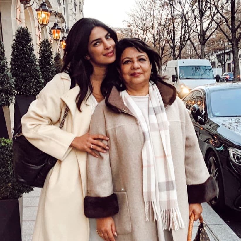 Priyanka Chopra Jonas celebró a su madre y a su suegra en redes.