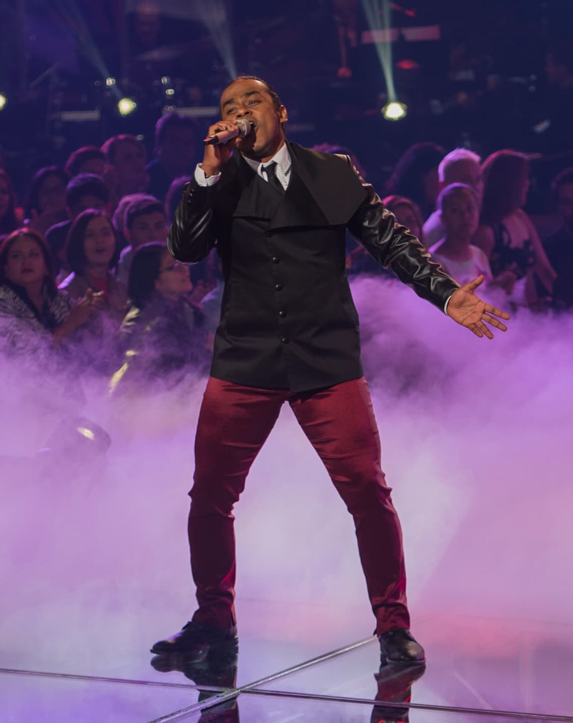 Gran lluvia de estrellas se dio cita, Carlos Rivera, Julión Álvarez, Ricardo Montaner, Moderatto, Kumbia All Starz y La Sonora Dinamita formaron parte de los musicales. La gran sorpresa de la noche fue el reencuentro de Pee Wee con los Kumbia All Starz, quien por desgracia fue el primer capitán eliminado junto con la Familia Gómez.