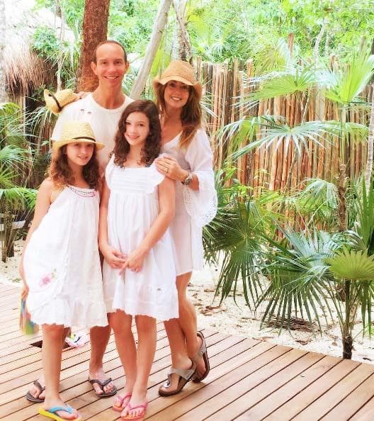 Hasta el momento su esposo, el cantante Erik Rubín, no se ha pronunciado al respecto del robo a su casa.