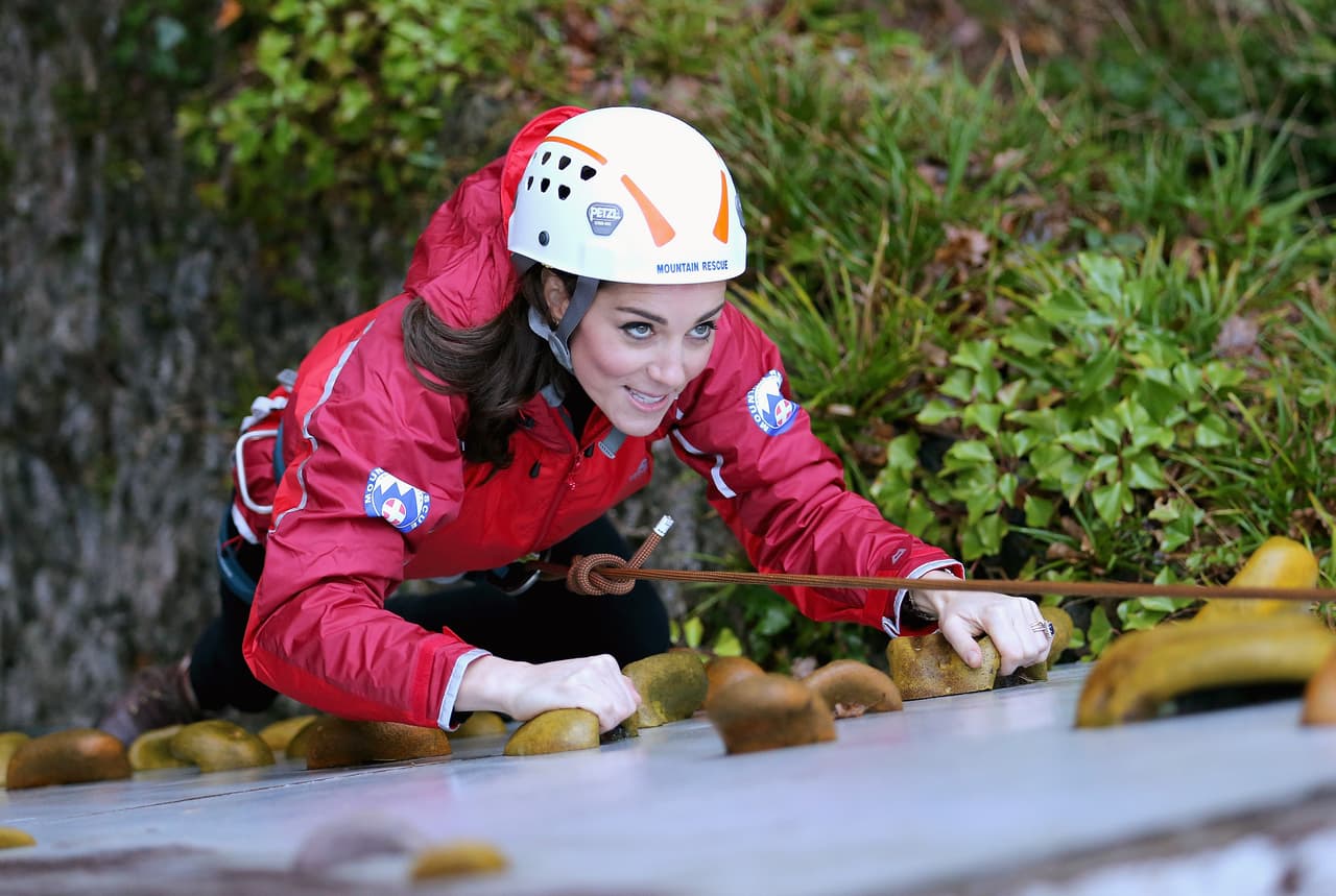 Dejó a un lado la tiara para ponerse un casco y divertirse.