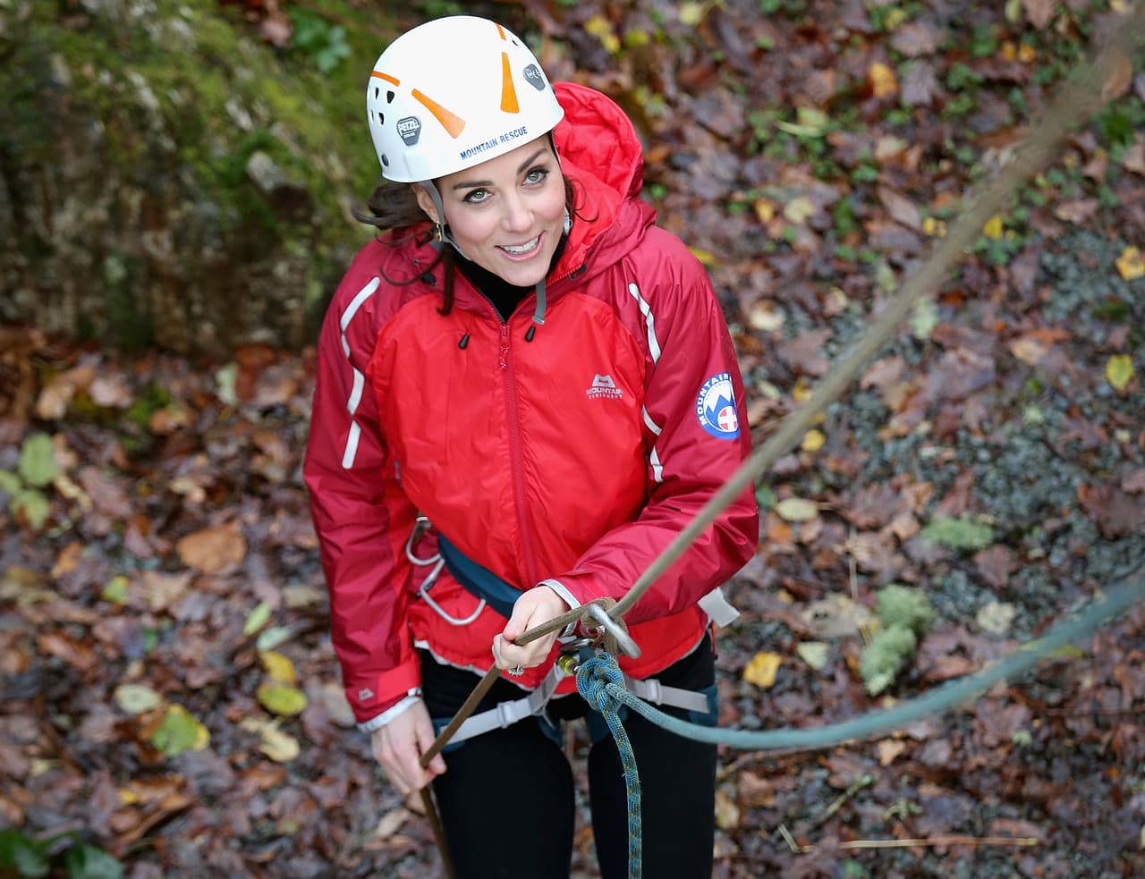 Ella lo observaba desde abajo.