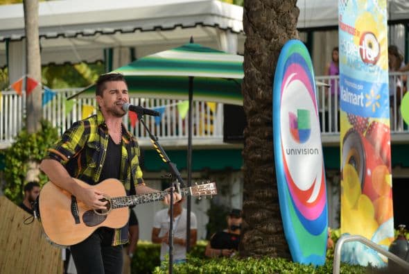 Juanes, Calibre 50 y Chino y Nacho